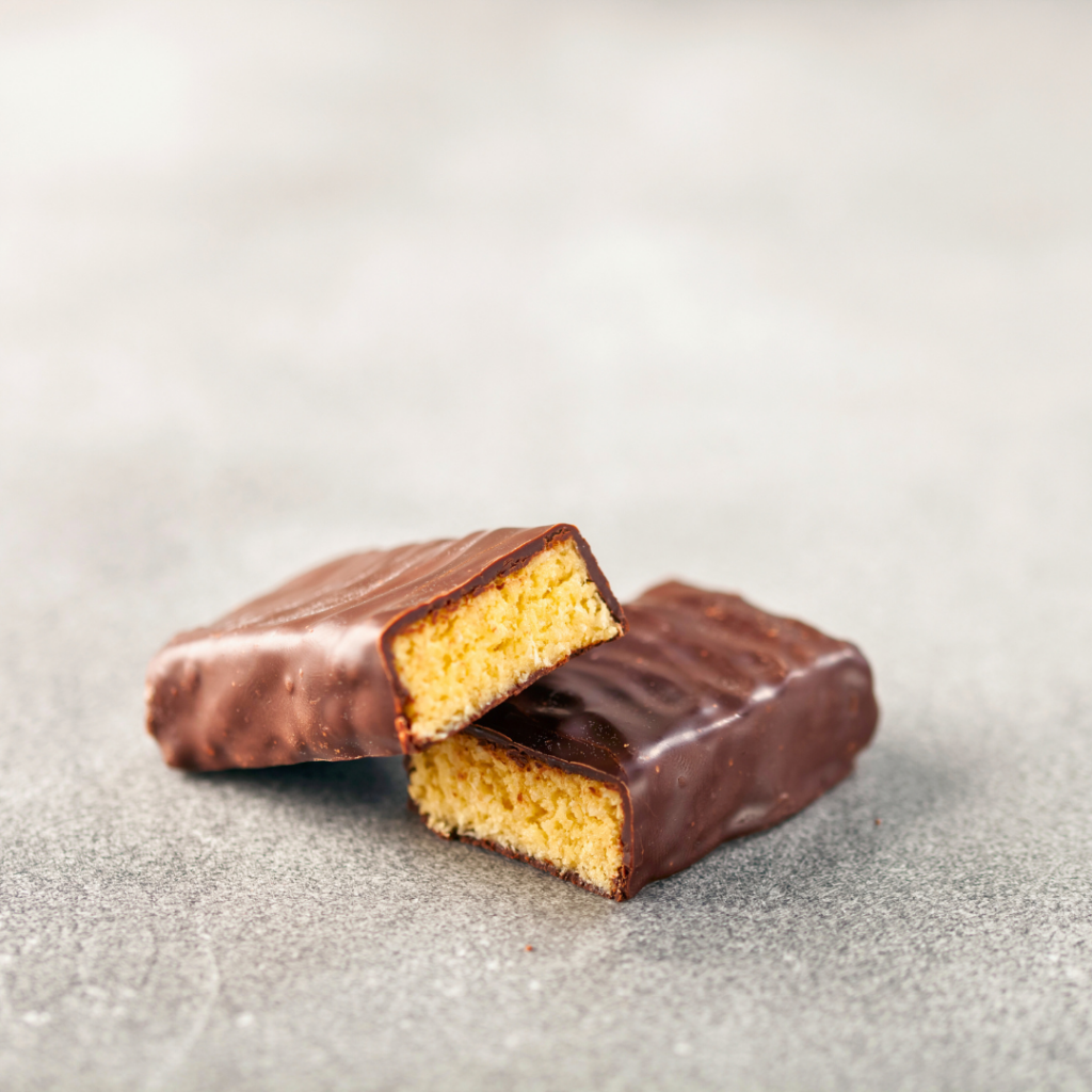 Nutritivno bogata proteinska pločica s kvalitetnim sastojcima – praktična i zdrava užina za djecu i odrasle.