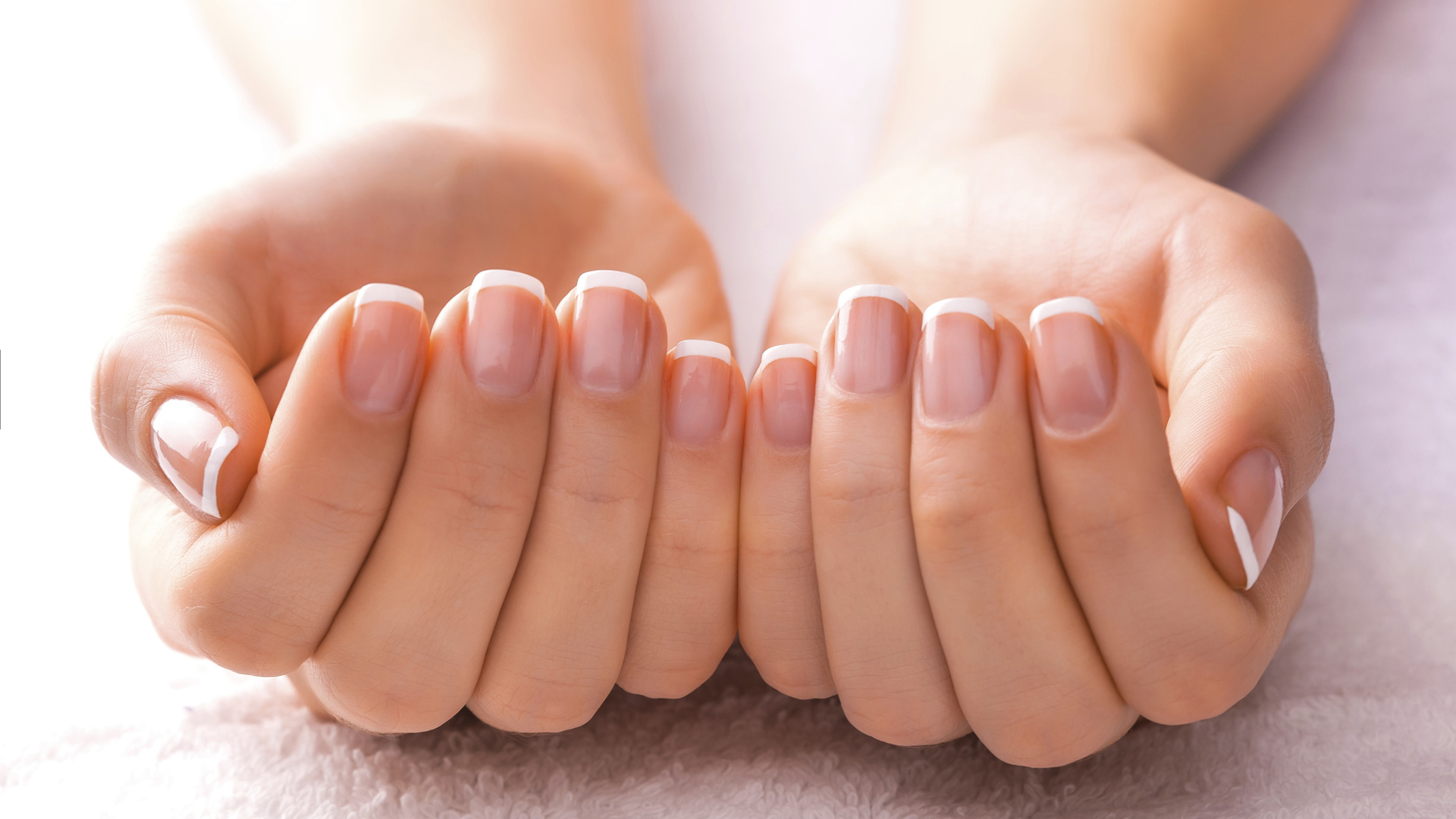 woman-with-great-nails