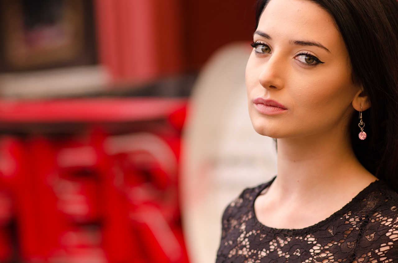 woman-2542252_1280