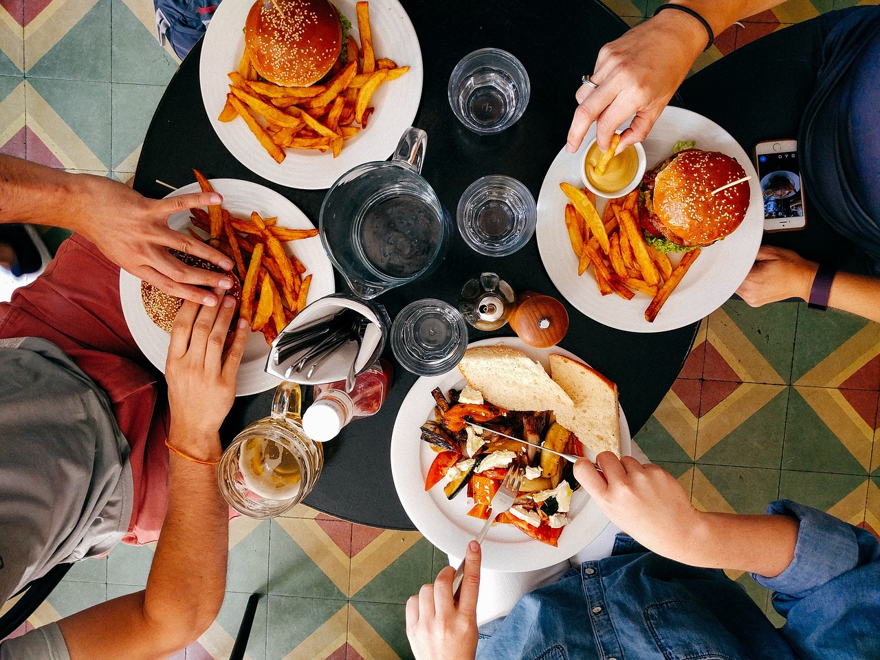 restaurant-2602736_1280